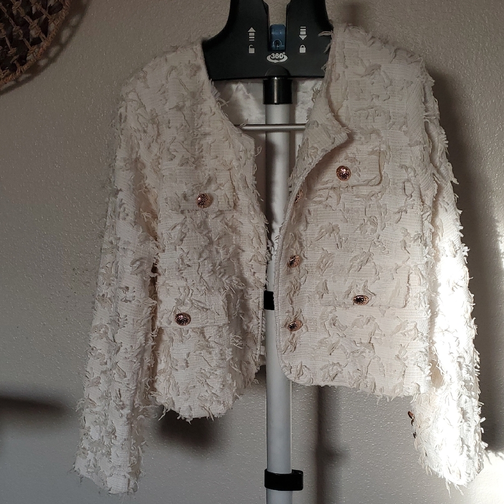 Chic Cream Textured Women's Blazer